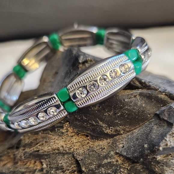NWOT Lia Sophia Green silver rhinestone bracelet - Picture 1 of 4